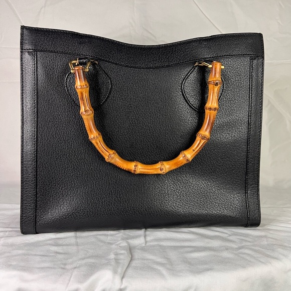 🌟 Authentic Vintage Gucci Diana Bag – Excellent Preowned Condition! 🌟 - Picture 3 of 15